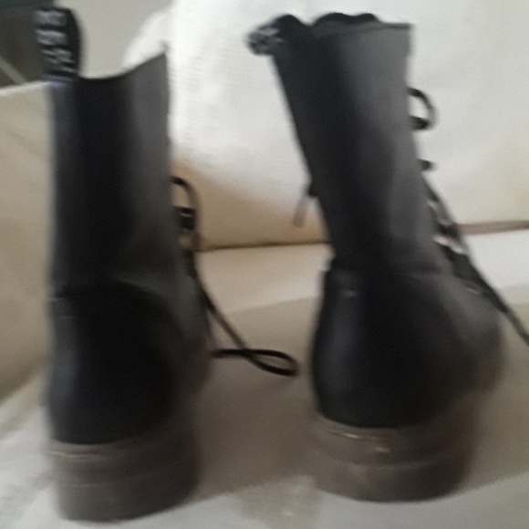 combat boots - Picture 1 of 2